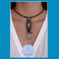 Collier FAÎTIÈRE 6 graines & cordon cuir