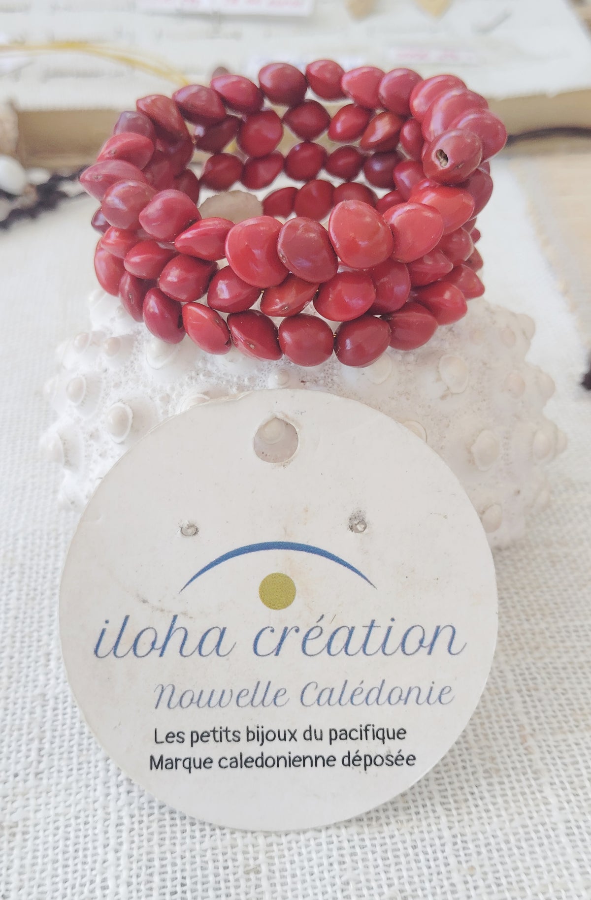 Bracelet LIFOU 3 - 3 rangs avec graine locale Église de Nouvelle Calédonie