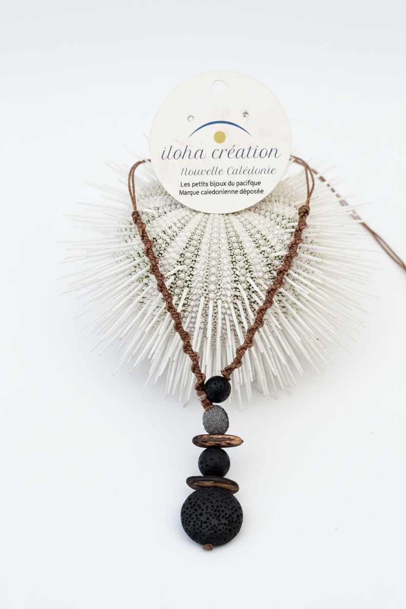 Collier Yate  3 pierre volcanique  noir avec empreinte d' oursin crayon de Nouvelle Calédonie