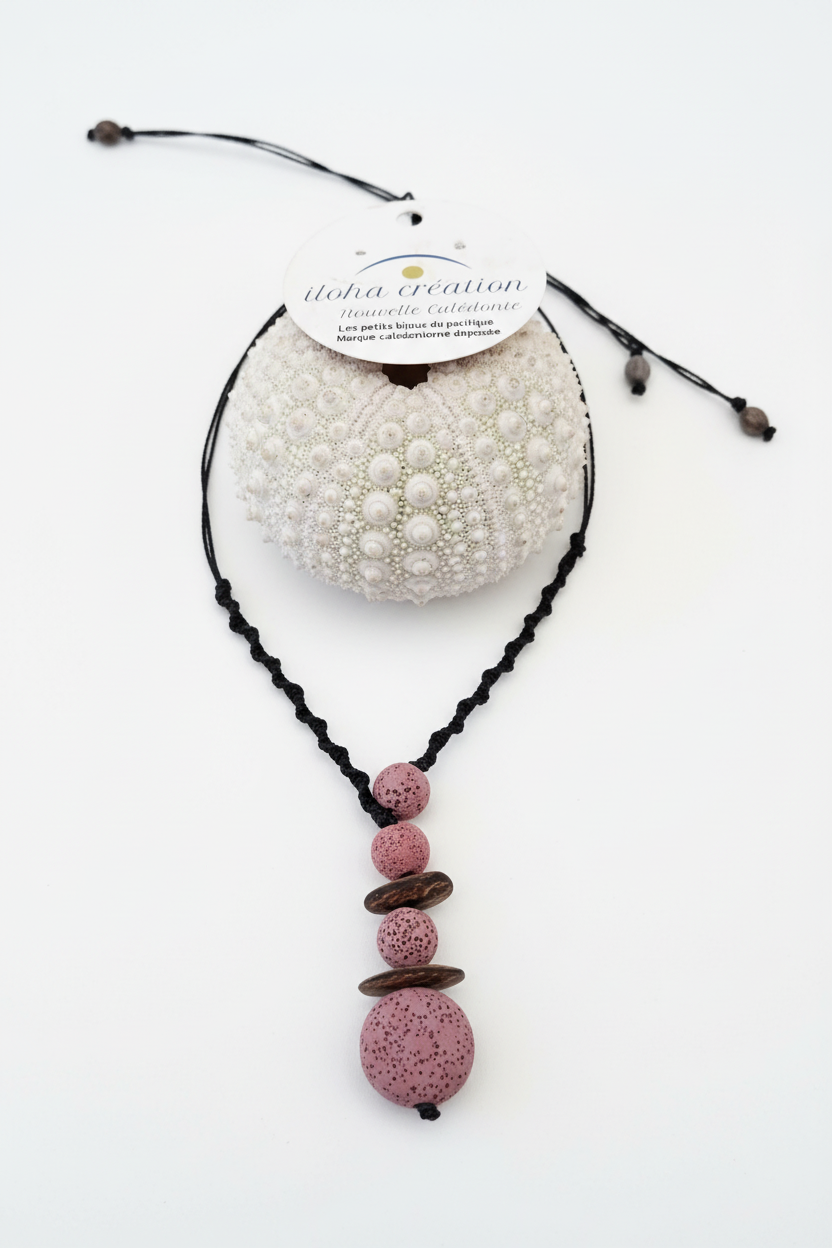 Collier Yate 2 pierre volcanique rose& empreinte d' oursin crayon avec sable de  Nouvelle Calédonie