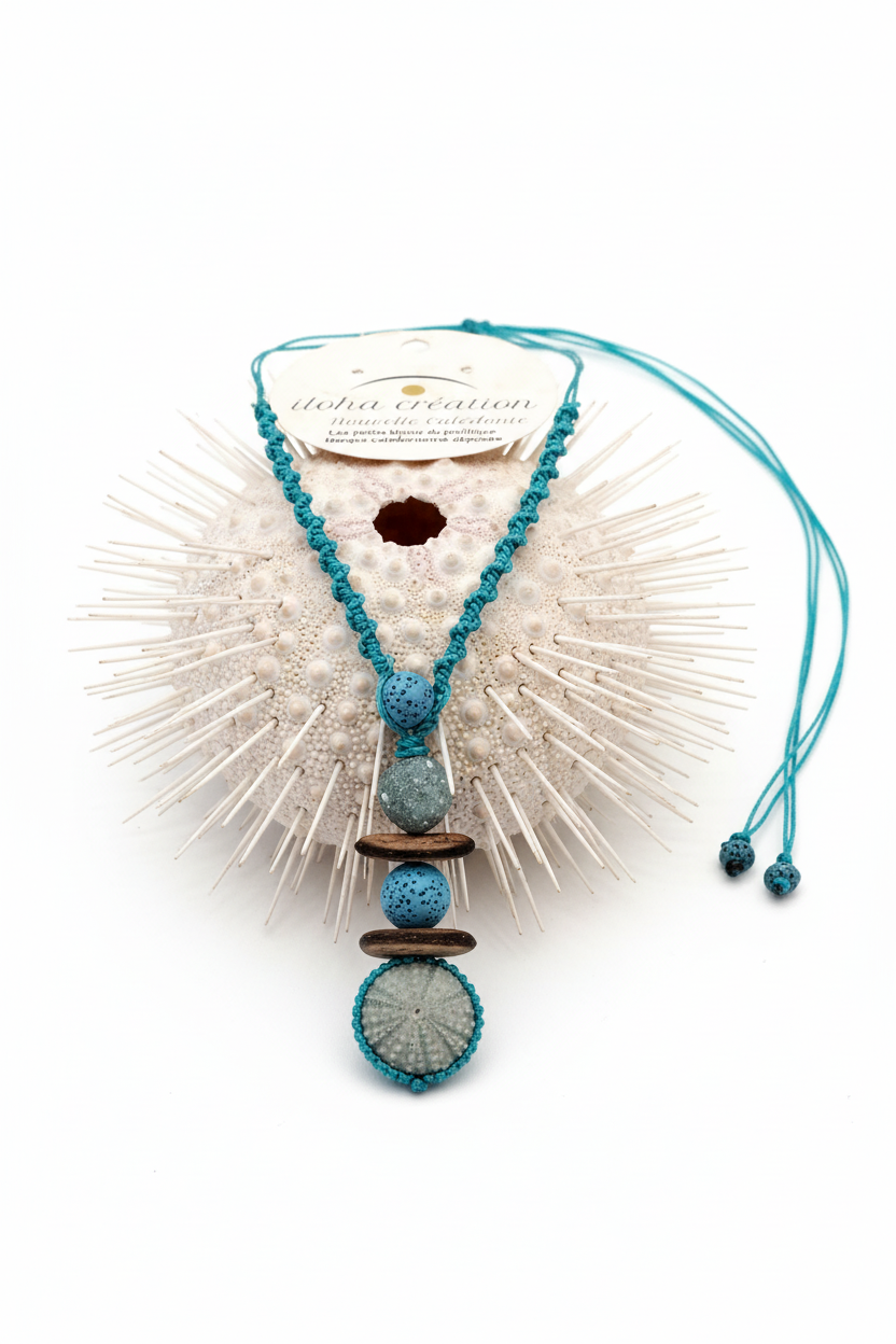 Collier Yate 1  pierre volcanique turquoise & empreinte d'oursin crayon avec sable de Nouvelle Calédonie